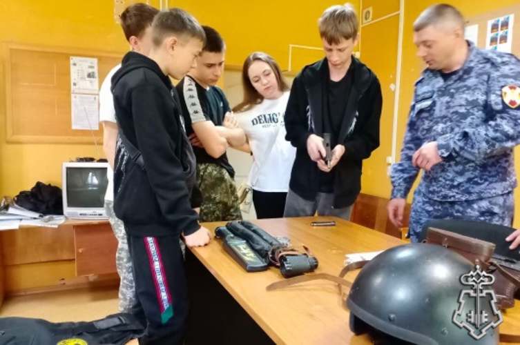 Уярские росгвардейцы провели день открытых дверей