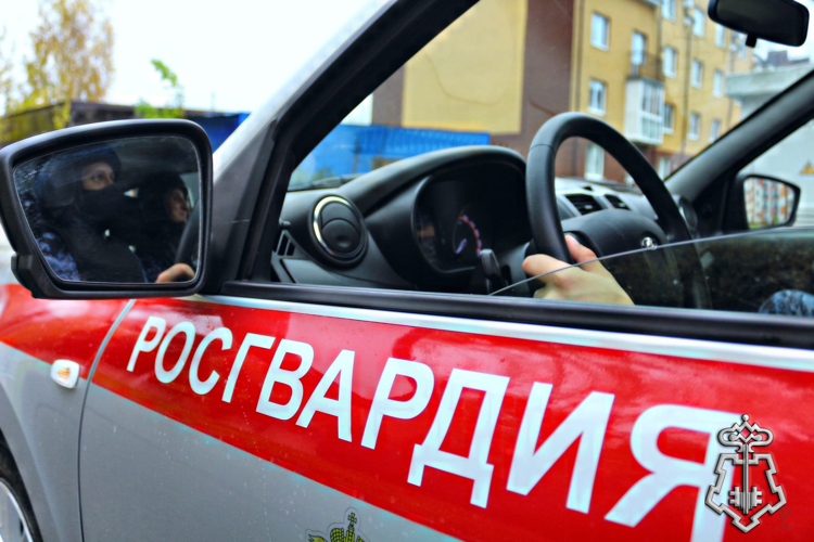 Кофеманку задержали в красноярском супермаркете росгвардейцы