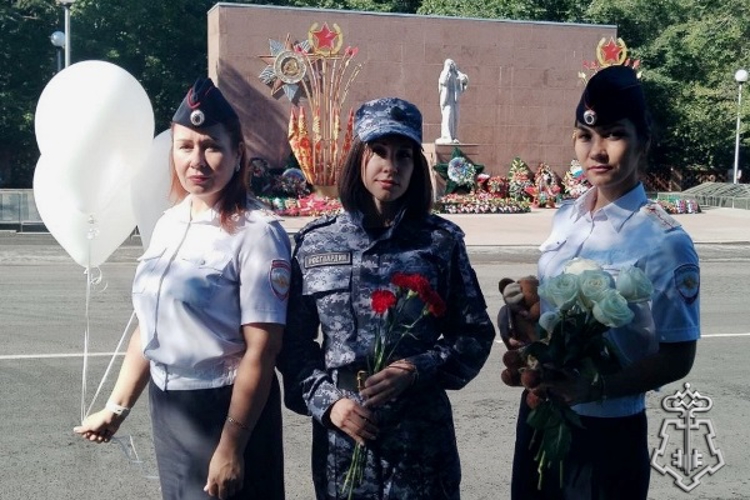  В Краноярском крае сотрудники Росгвардии почтили память детей, ставших жертвами войны в Донбассе 