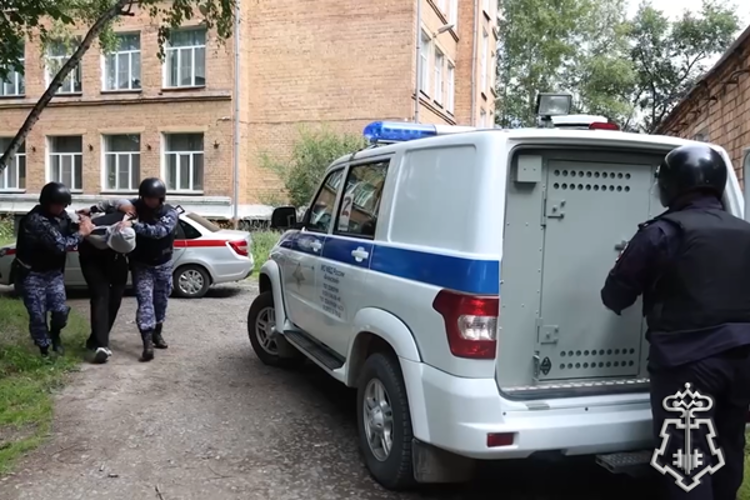 В Ачинске Росгвардия приняла участие в учениях на объекте образования