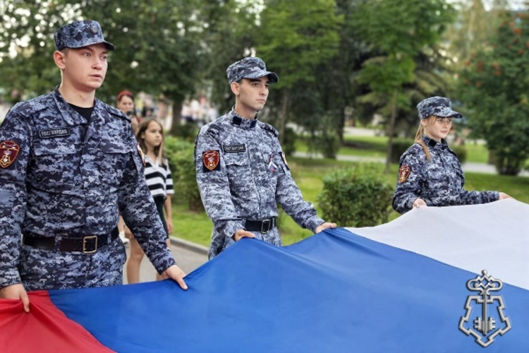Росгвардейцы Красноярского края приняли участие в мероприятиях, посвящённых Дню флага России