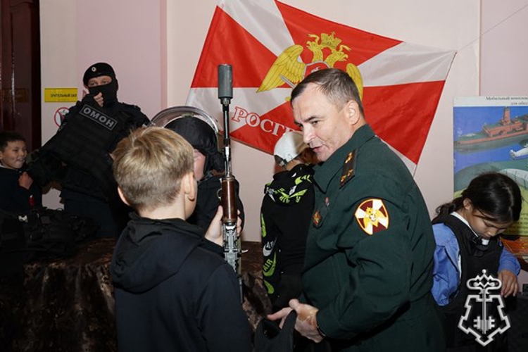 Росгвардейцы в столице Таймыра представили свою площадку на выставке спецтехники и вооружения силовых структур