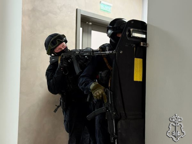 Подразделения Росгвардии провели антитеррористические учения в университете