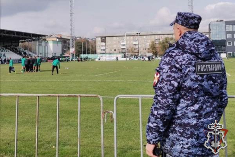 Росгвардейцы обеспечили безопасность матча по регби в Красноярске