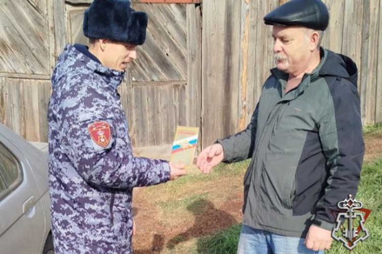 Руководитель ужурского отдела вневедомственной охраны поздравил ветеранов подразделения с профессиональным праздником