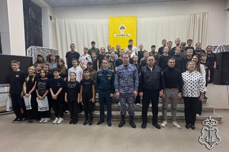 В Игарке сотрудники Росгвардии приняли участие  в проведении военно-патриотической игры "Зарница"