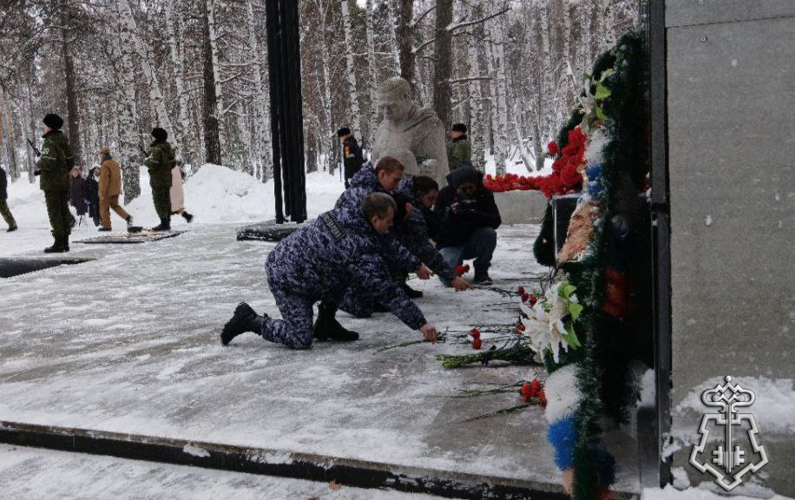 Росгвардейцы Красноярского края почтили память Неизвестного солдата