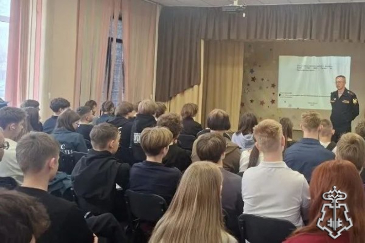 Минусинские росгвардейцы провели профориентационные мероприятия со школьниками