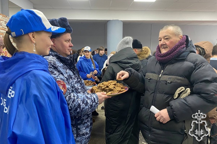 Емельяновские росгвардейцы почтили память ленинградцев