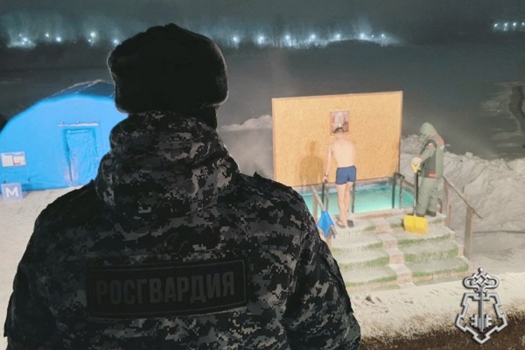 Росгвардейцы обеспечили правопорядок во время празднования Крещения в Красноярском крае