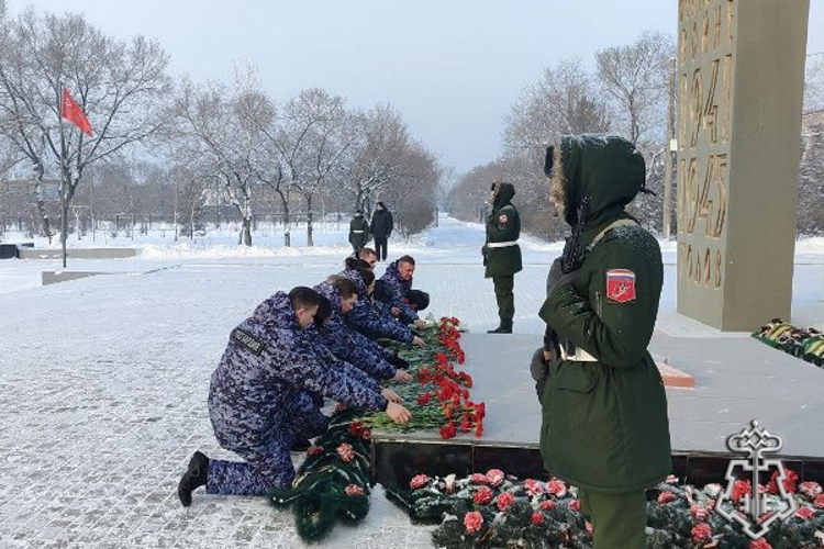 В Красноярском крае росгвардейцы приняли участие в памятных мероприятиях, посвященных дню освобождения Ленинграда от блокады