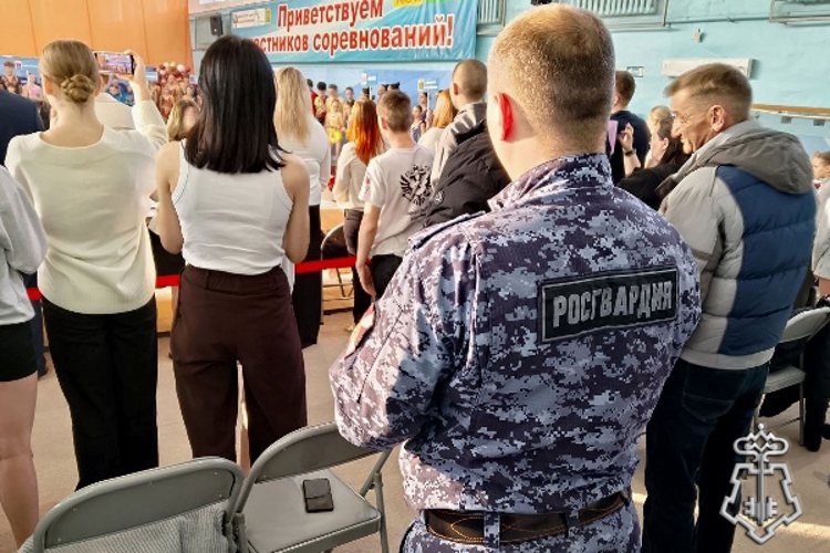 В Красноярском крае сотрудники Росгвардии обеспечили общественный порядок первенства Сибири по акробатике