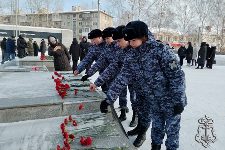 Ачинские росгвардейцы приняли участие в  мероприятии, приуроченное памятному событию – Дню победы в Сталинградской битве