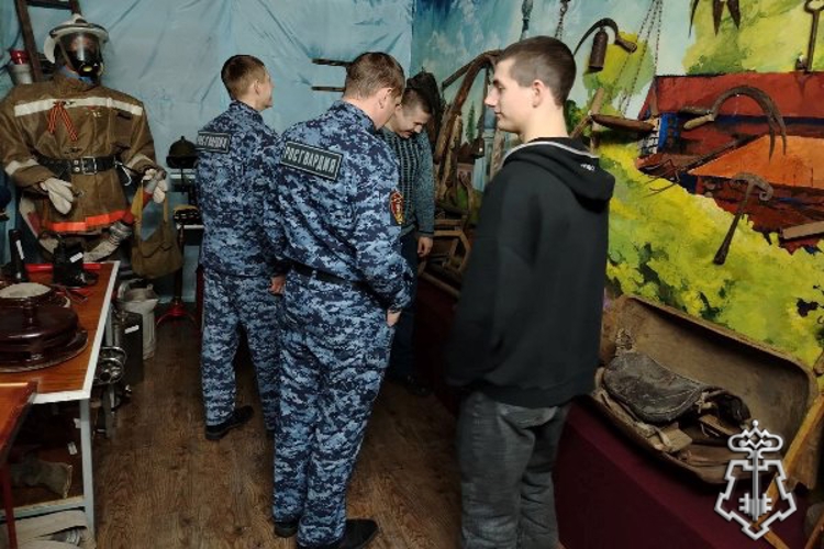 Ужурские росгвардейцы и школьники почтили память героев войны