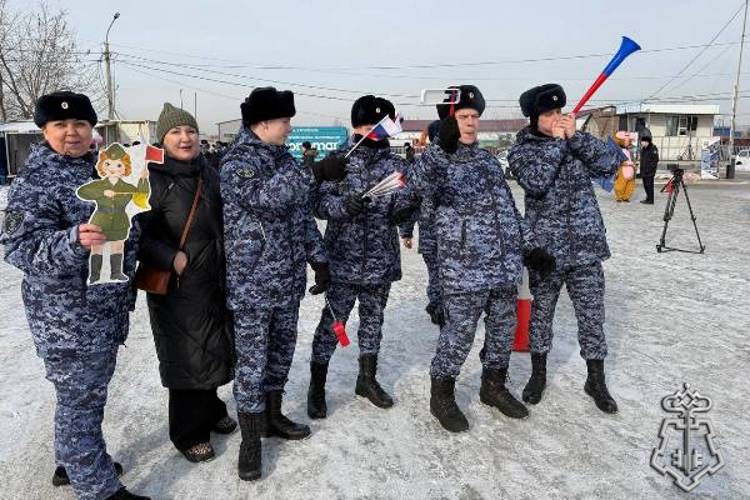 В Красноярске сотрудницы Росгвардии стали участницами автопоединка «Девушки в погонах»