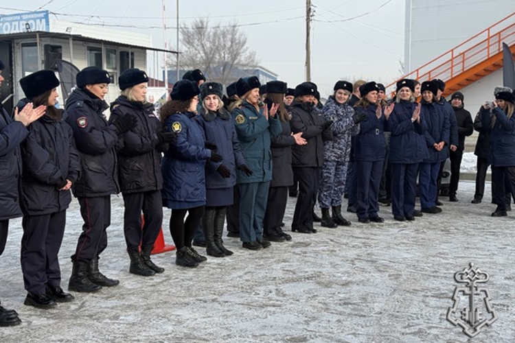 В Красноярске сотрудницы Росгвардии стали участницами автопоединка «Девушки в погонах»