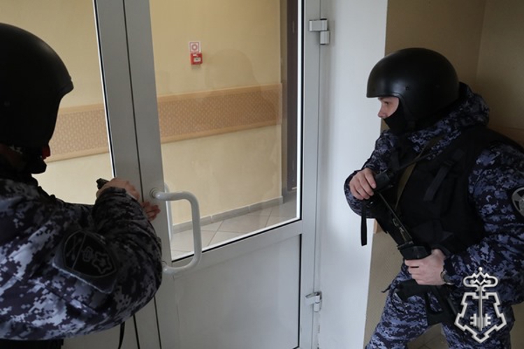 В Красноярске выбрали лучшую группу задержания Росгвардии края