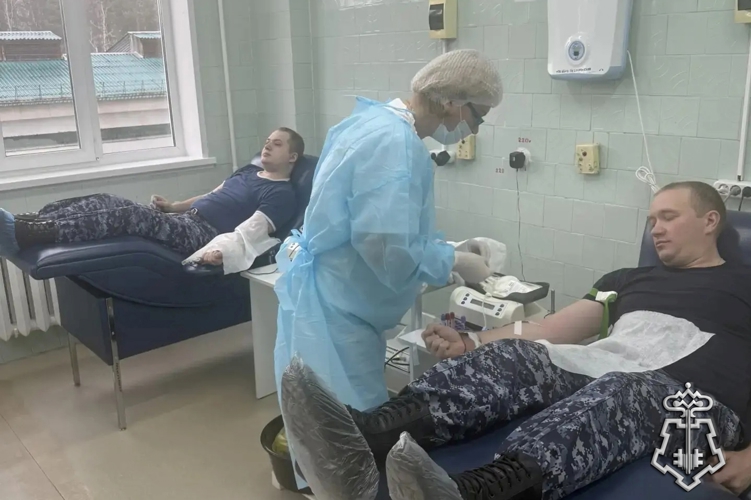 Сотрудники железногорской Росгвардии приняли участие в донорской акции по сдаче крови