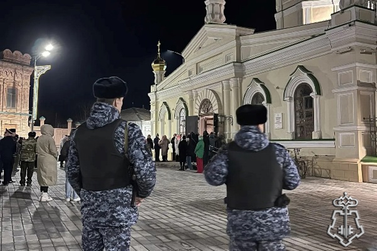 В Красноярском крае росгвардейцы обеспечили правопорядок православного праздника Пасха