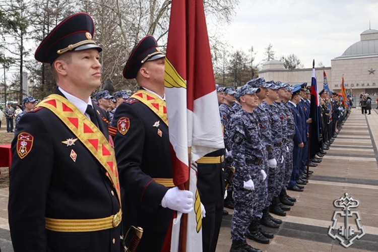 В Красноярске сотрудники Росгвардии торжественно присягнули на верность Родине