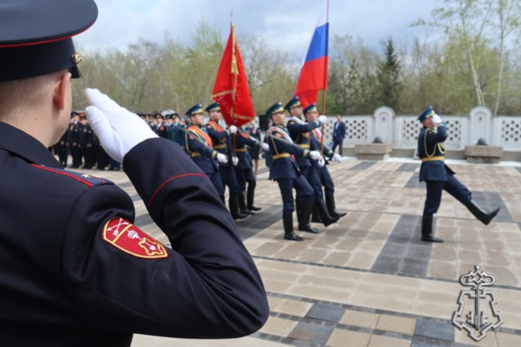 В Красноярске сотрудники Росгвардии торжественно присягнули на верность Родине