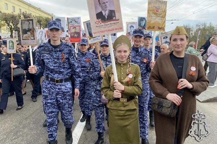 В Красноярске росгвардейцы присоединились к акции «Бессмертный полк»