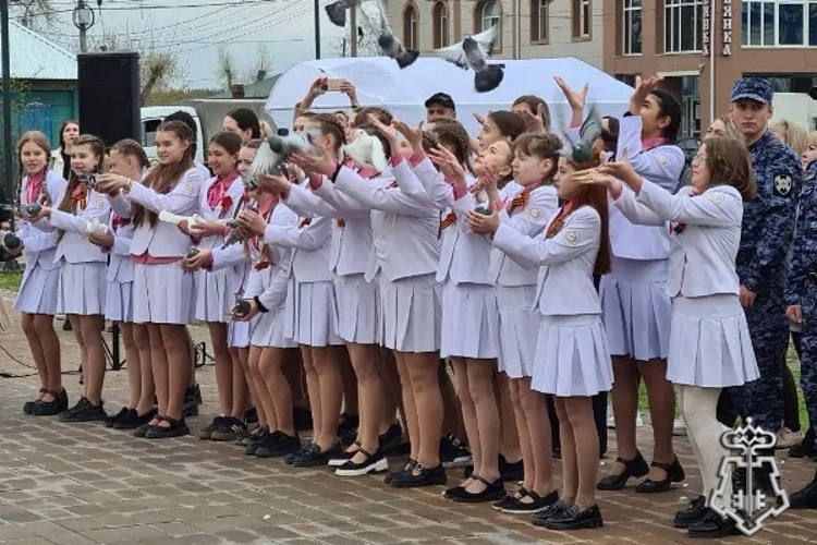 В Ачинске росгвардейцы почтили небесного покровителя защитников Отечества