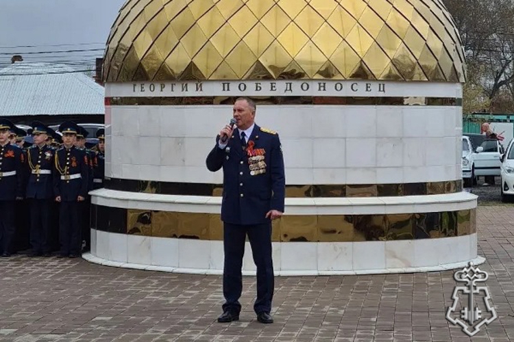 В Ачинске росгвардейцы почтили небесного покровителя защитников Отечества