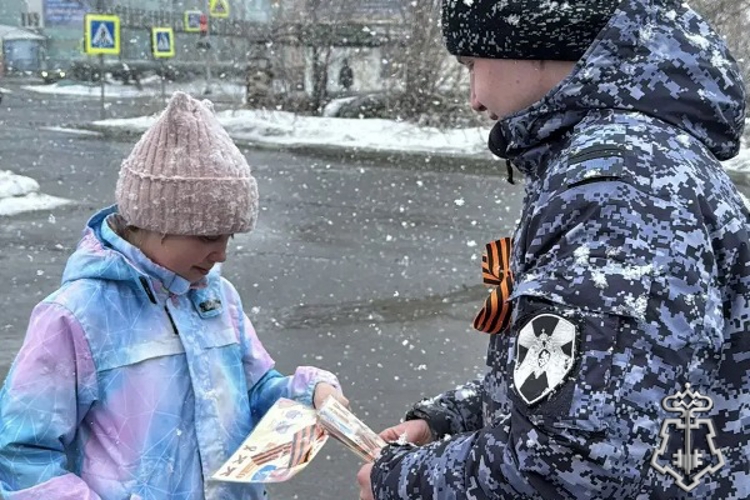 В Красноярском крае сотрудники Росгвардии присоединились к Всероссийской акции «Георгиевская лента»