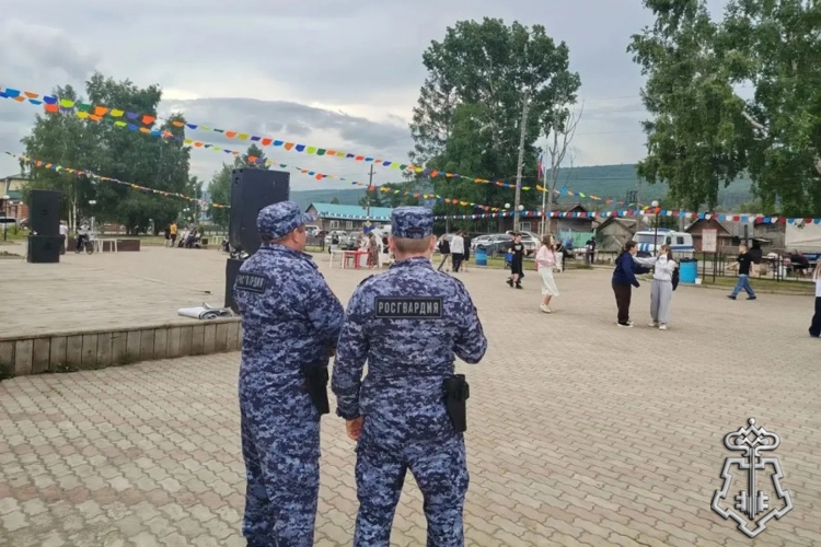 Сотрудники Росгвардии обеспечили безопасность празднования Дня молодежи в Красноярском крае 