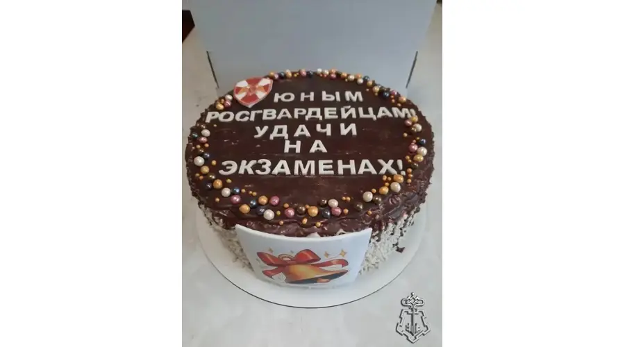 Росгвардейцы поздравили выпускников подшефного класса