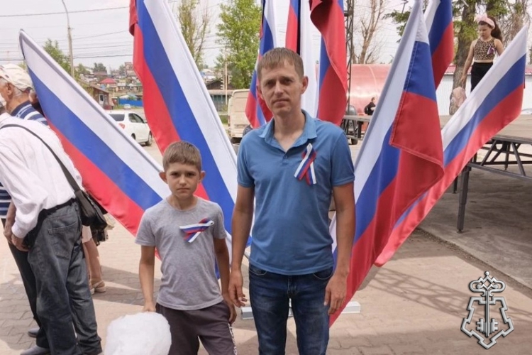 В Ужуре сотрудники Росгвардия приняли участие в мероприятиях, приуроченных Дню России