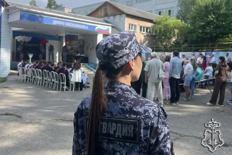 В Красноярском крае сотрудники Росгвардии обеспечили правопорядок во время проведения выпускных мероприятий