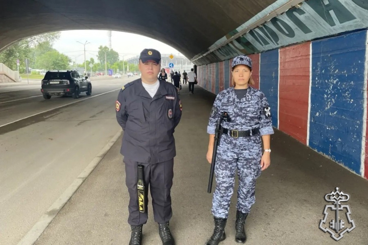 Росгвардейцы обеспечили безопасность футбольного матча в Красноярске