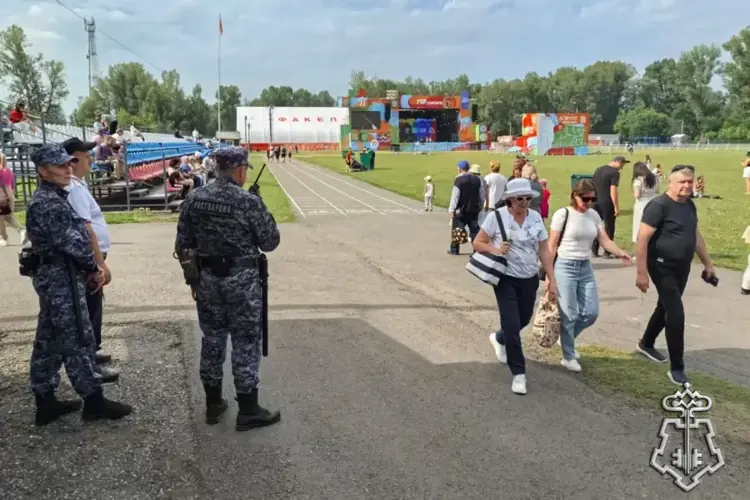  Сотрудники Росгвардии обеспечили безопасность междуцнародного фестиваля "Мир Сибири" в Красноярском крае