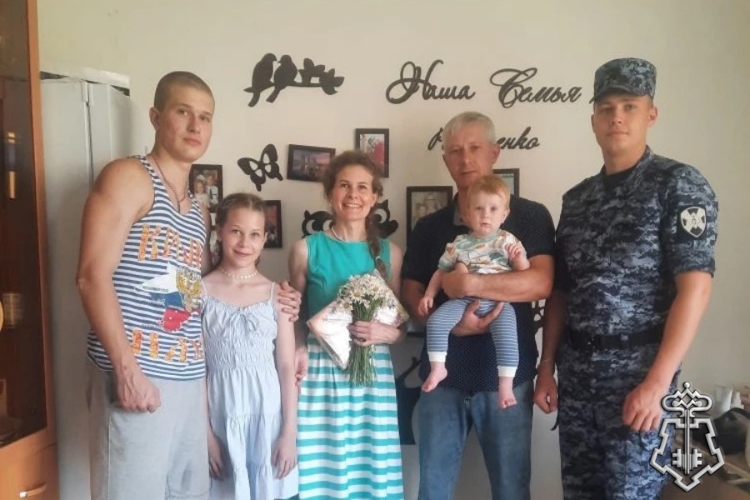 Сотрудник Росгвардии Минусинского округа вневедомственной охраны представил семейные традиции на общественном конкурсе