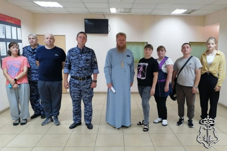 В Ужуре состоялась встреча сотрудников Росгвардии в преддверии Дня Крещения Руси