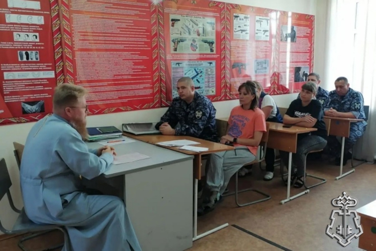 В Ужуре состоялась встреча сотрудников Росгвардии в преддверии Дня Крещения Руси