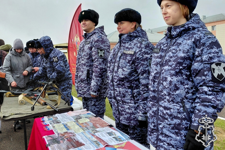 В городском управлении вневедомственной охраны Росгвардии прошел «День призывника»  