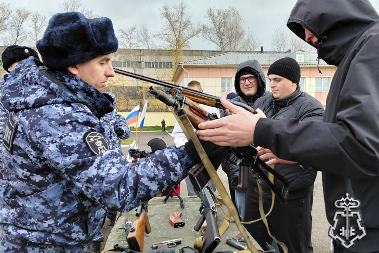 В городском управлении вневедомственной охраны Росгвардии прошел «День призывника»  
