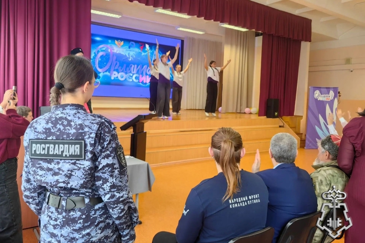 Росгвардейцы приняли участие в церемонии посвящения дошколят в "Орлят России"